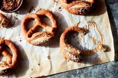 Rye Pretzels with Cheesy Beer Sauce