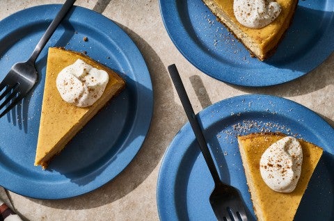 Pumpkin Cheesecake with Gingersnap Crust