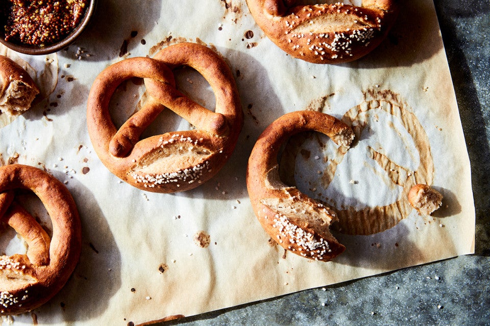 Rye Pretzels with Cheesy Beer Sauce