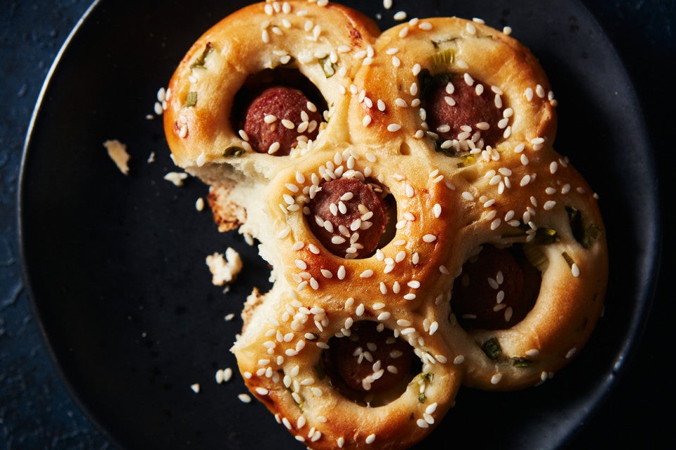 Scallion Sesame Hot Dog Buns close up