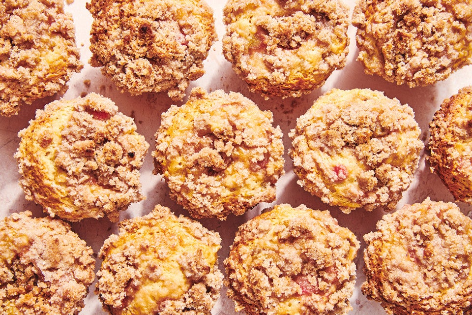 Rhubarb-Filled Streusel Muffins