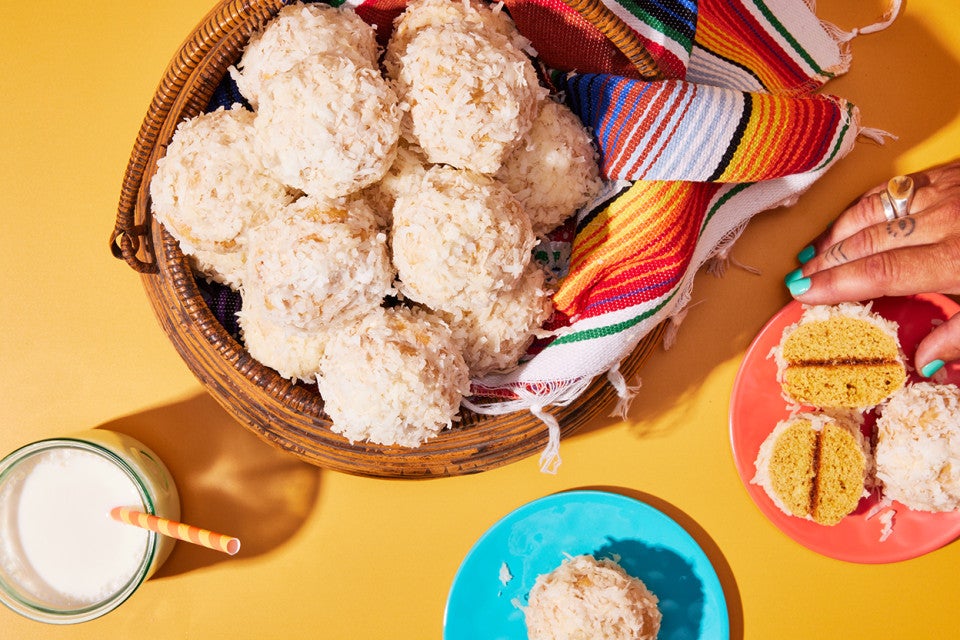Besos o Yoyos (Jam-Filled Sandwich Cookies)