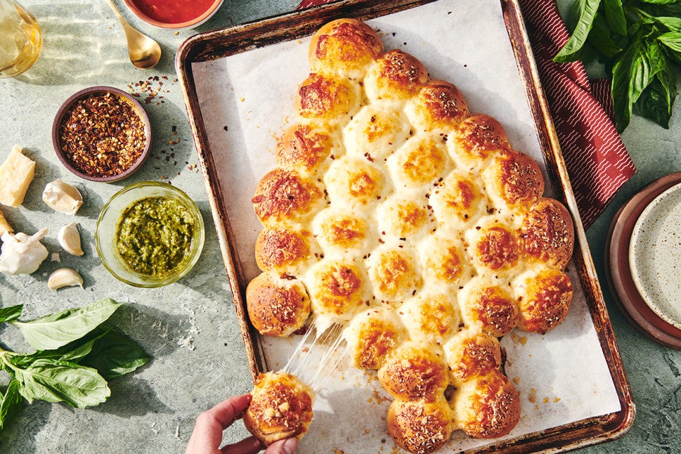 Pull-Apart Christmas Tree Bread 
