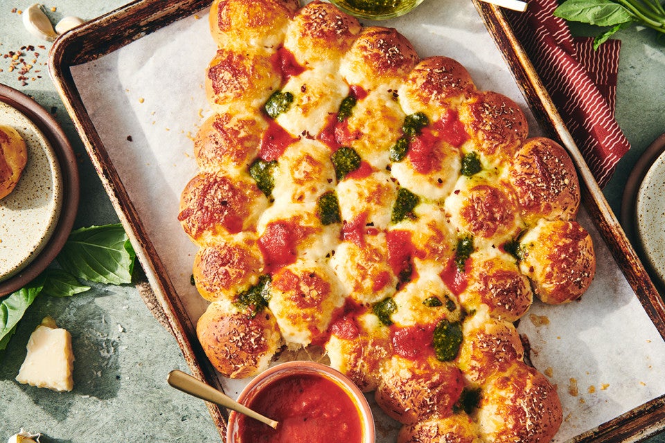 Pull-Apart Christmas Tree Bread 