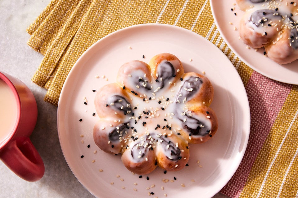 Sweetheart Pull-Apart Chocolate Buns 