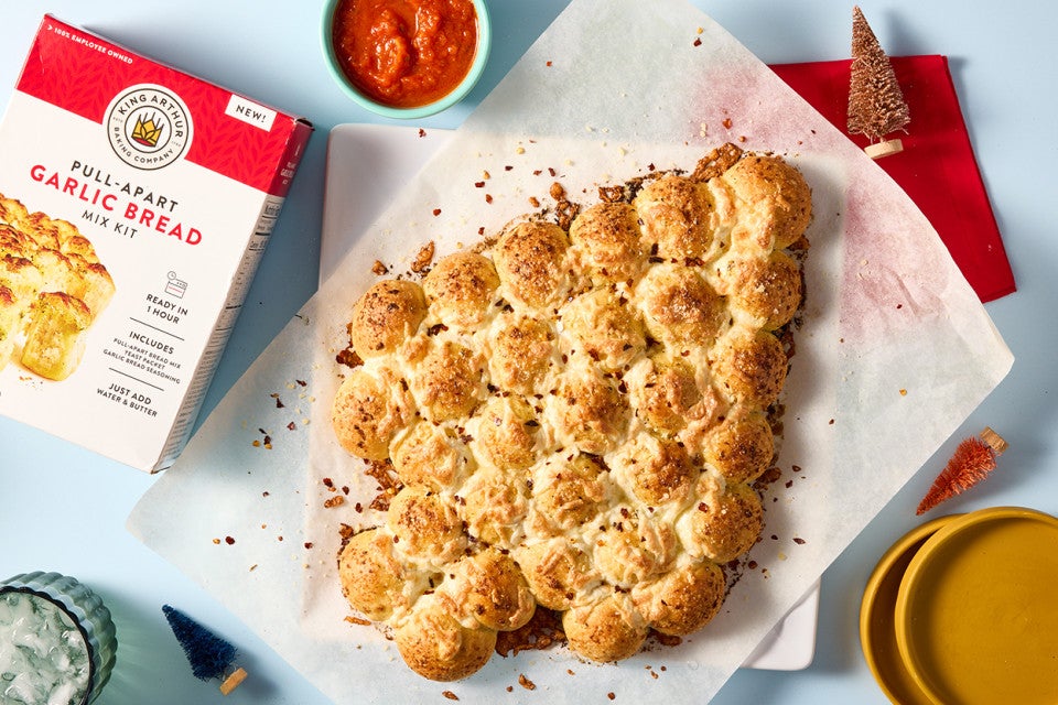 Fast Christmas Tree Pull-Apart Bread 