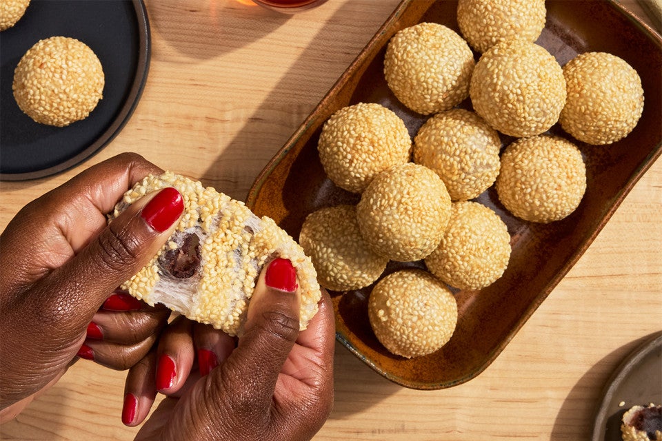 Jiān Duī (Fried Sesame Balls)
