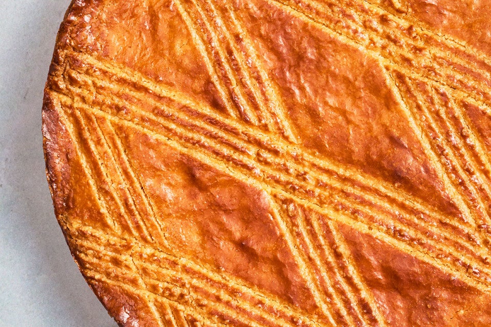 Detail of the top of Gâteau Breton with linework in the bake