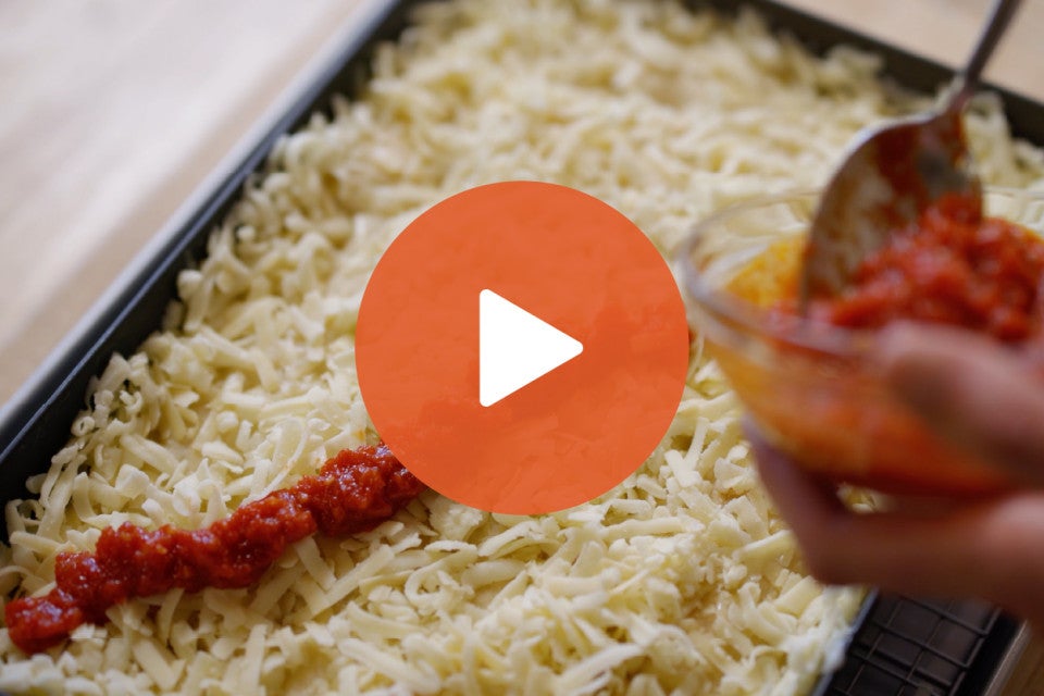 Play Button for Weeknight Detroit Pizza YouTube Video
