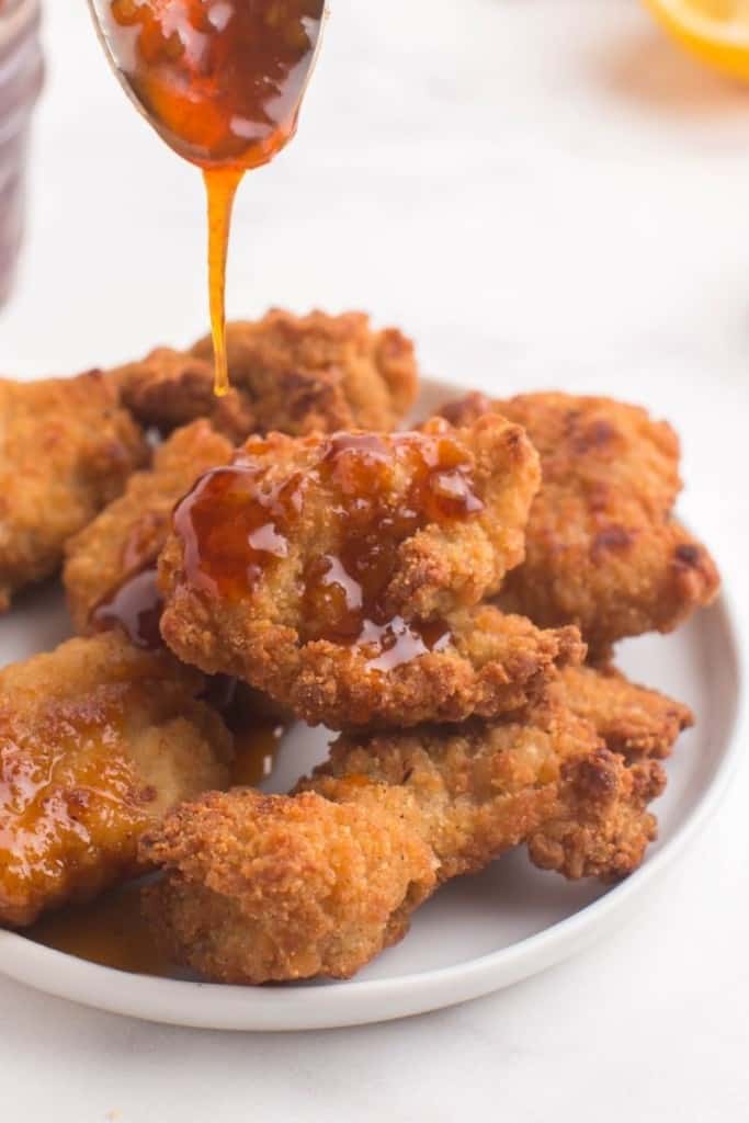 chicken glazed with honey sriracha sauce