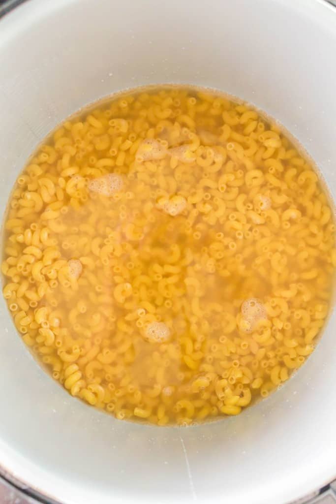 elbow macaroni and water in ninja foodi