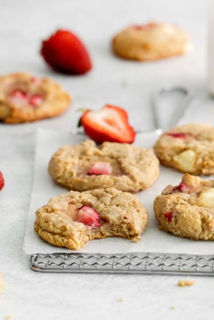 baked cheesecake cookies with strawberries