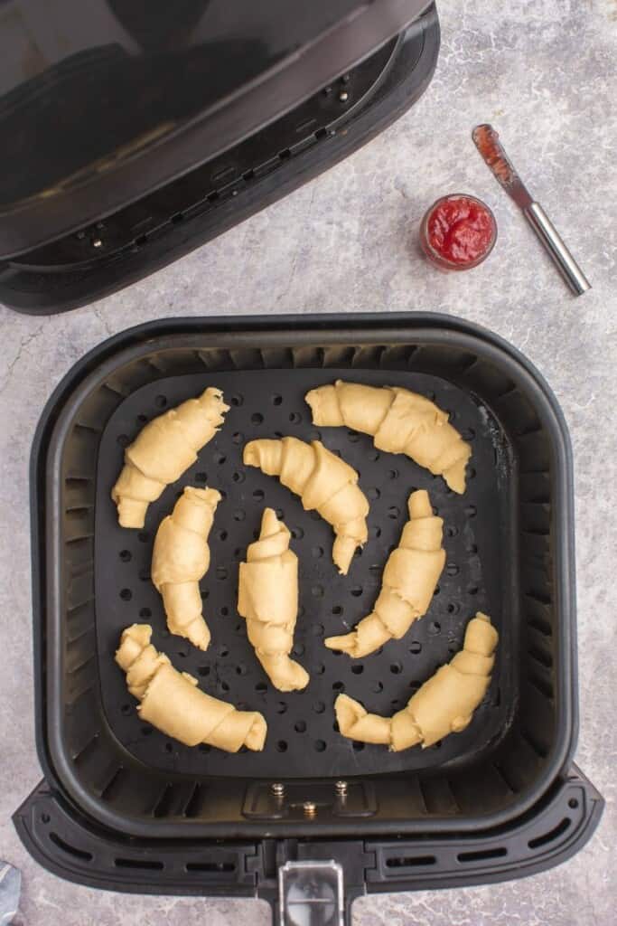 raw crescent rolls in air fryer