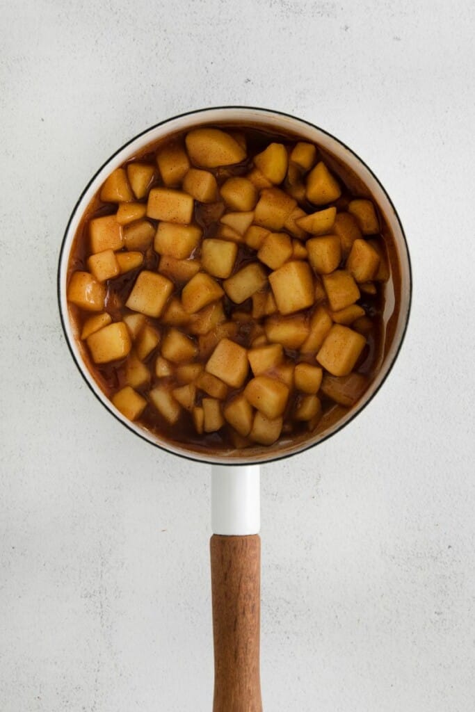 pan with cooking apples