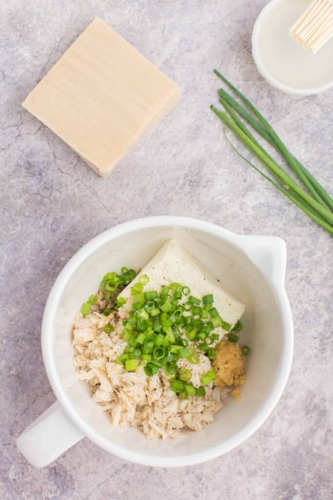 crab rangoon filling in bowl