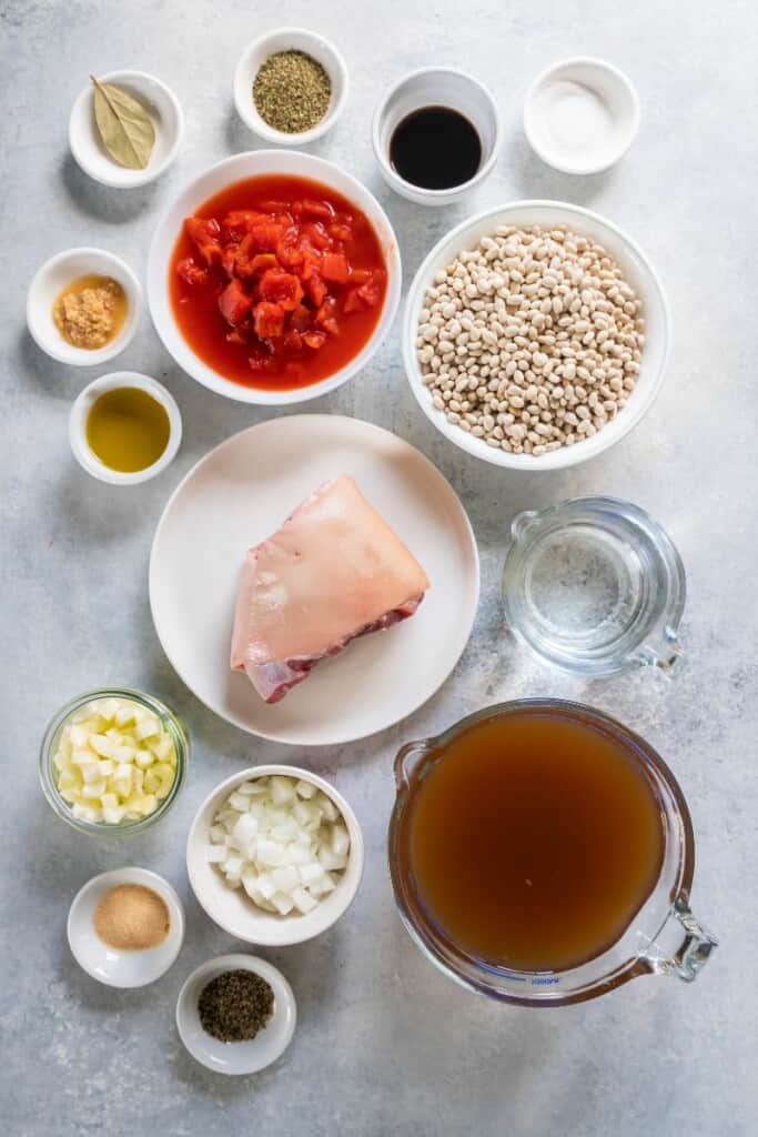 ingredients to make navy bean soup