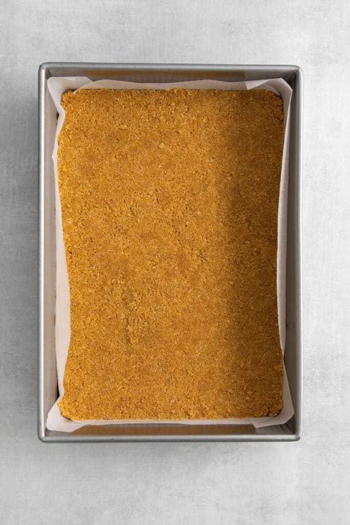 lemon bars crust in pan