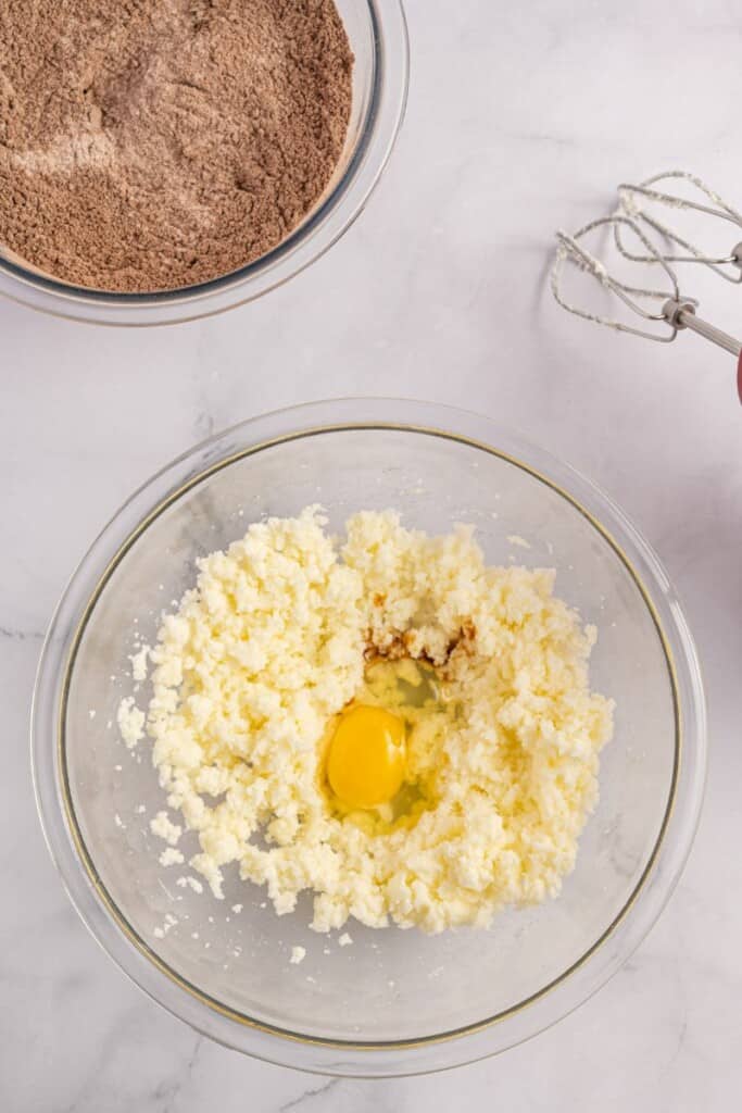 wet ingredients in bowl