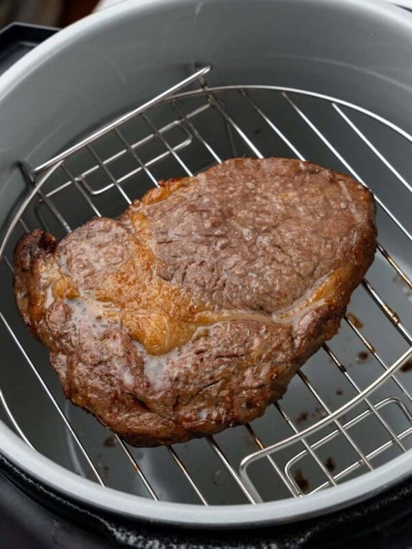 cooked steak in ninja foodi