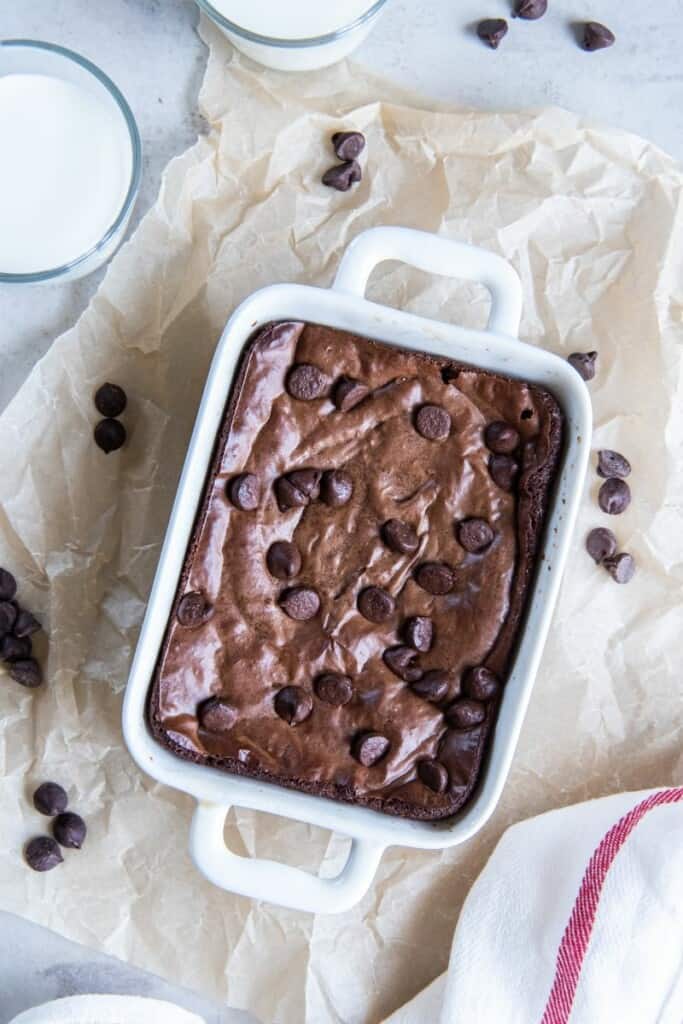 overhead shot of air fryer brownies 