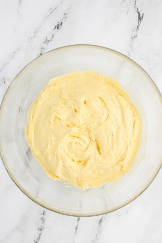 blending cake mix with hand mixer