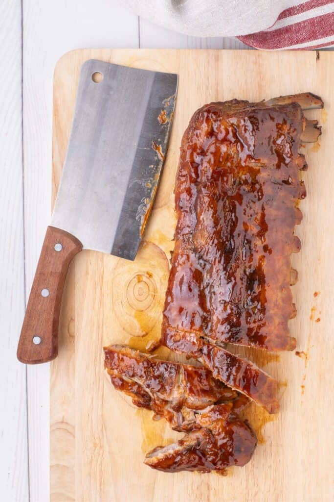 slicing rib rack with sharp knife