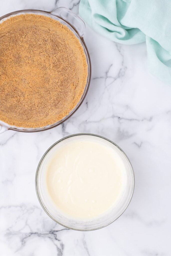 mixing key lime pie filling