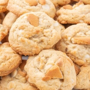 banana pudding cookies with vanilla wafers