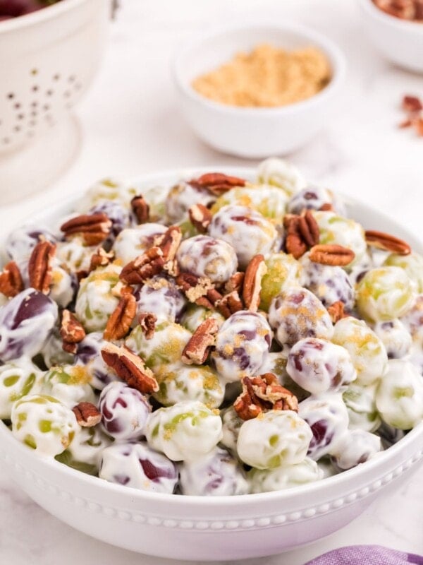 making the best recipe for grape salad